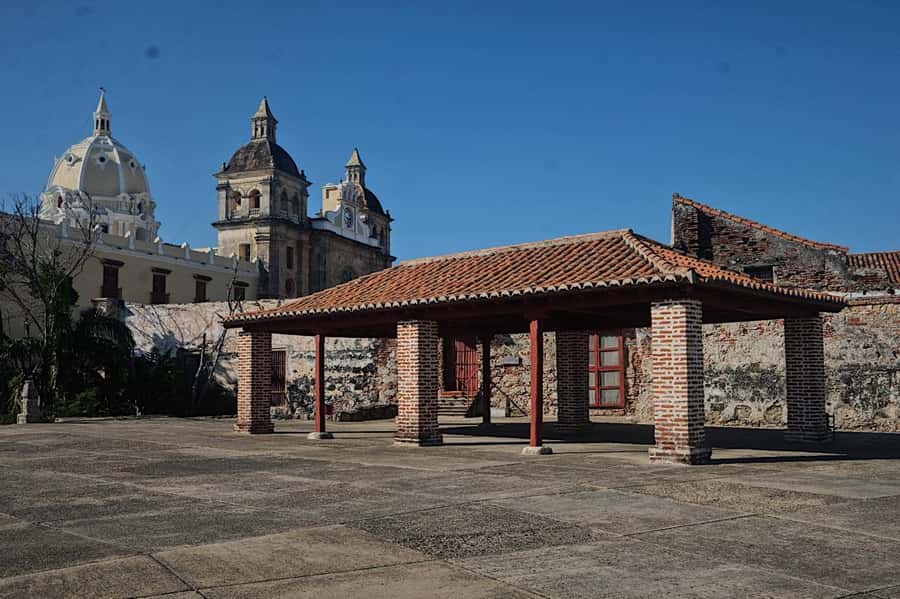 Cartagena: Walled City and Getsemani Shared Walking Tour - Why this two-neighborhood walk works