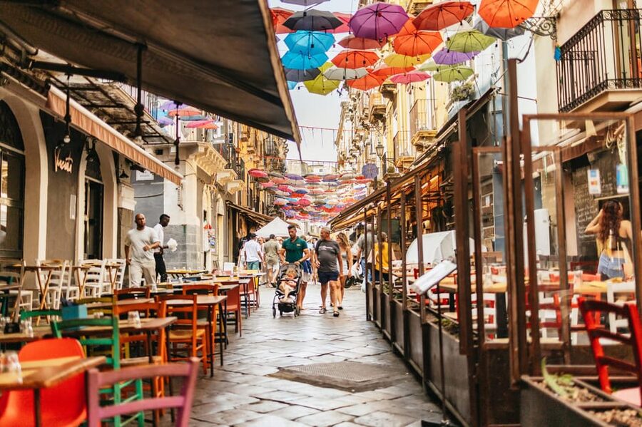 Catania: Guided Street Food Walking Tour - Selz, Via Etnea, and the city’s everyday rhythm