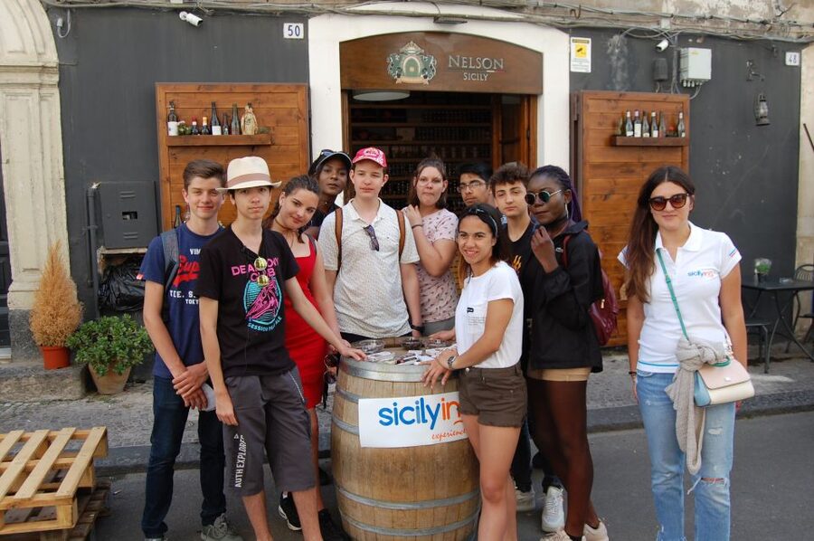 Catania: Guided Street Food Walking Tour - What changes on the evening tour