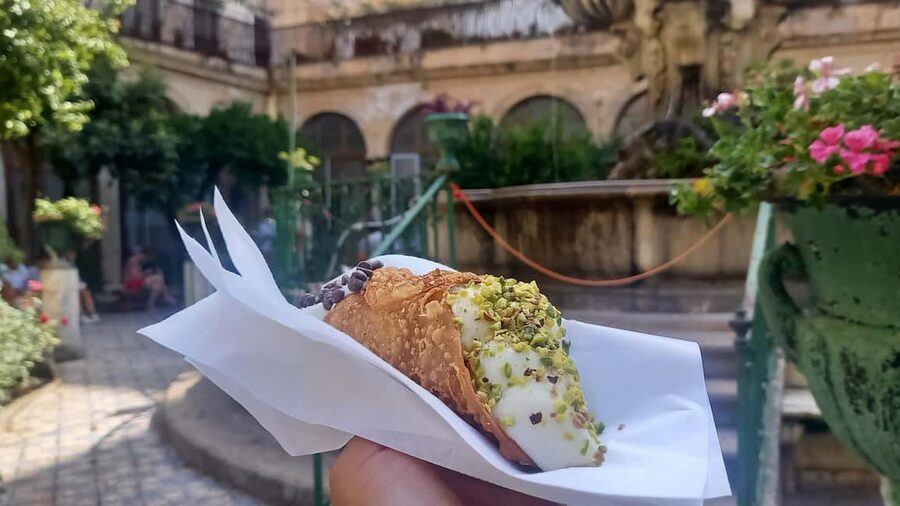 Catania: Street Food Guided Walking Tour - Who should book this Catania food tour?