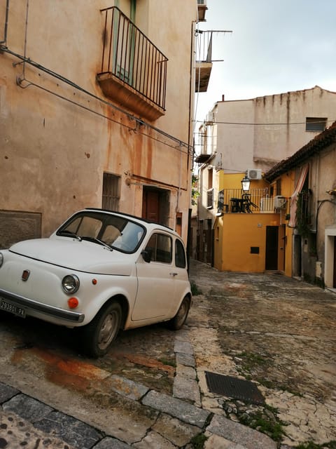 Cefalù: History and Legends Guided Walking Tour - Why this walk gives you a better first look at Cefalù
