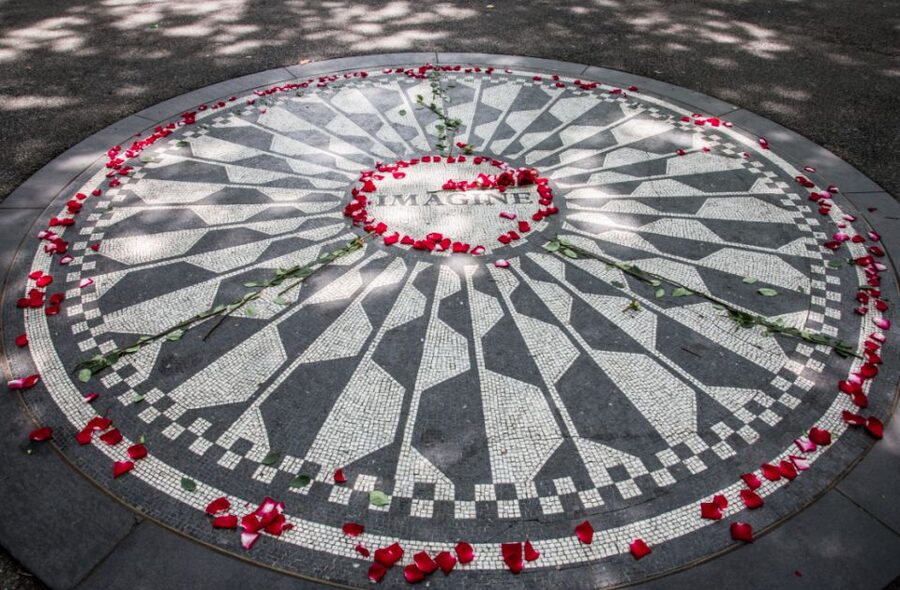 Central Park TV & Movie Sites Walking Tour - NYC - Home Alone 2, pigeons, and the lighter stops