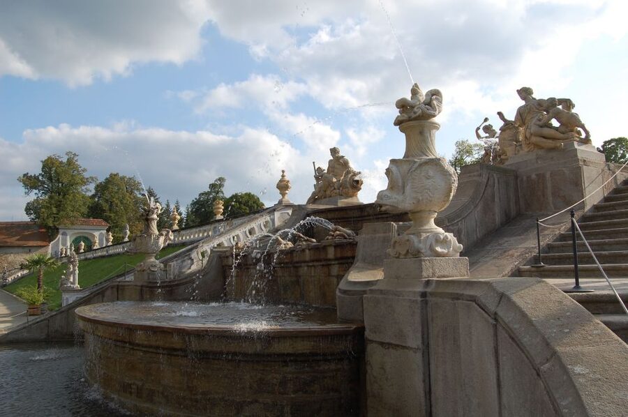 Český Krumlov: 2 Hour Private Walking Tour with Guide - Price, time, and practical value