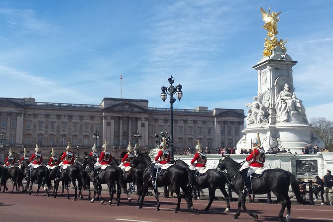 Changing of the Guard Guided Walking Tour in London - St. James’s Palace and the royal approach