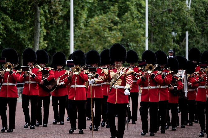 Changing of the Guard Walking Tour - Why this tour works better than waiting at Buckingham Palace