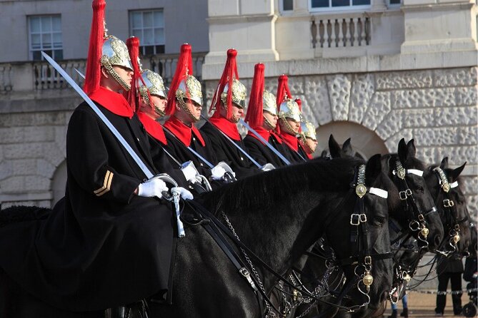 Changing of the Guard Walking Tour in London at Buckingham Palace - Weather, crowds, and the wet change