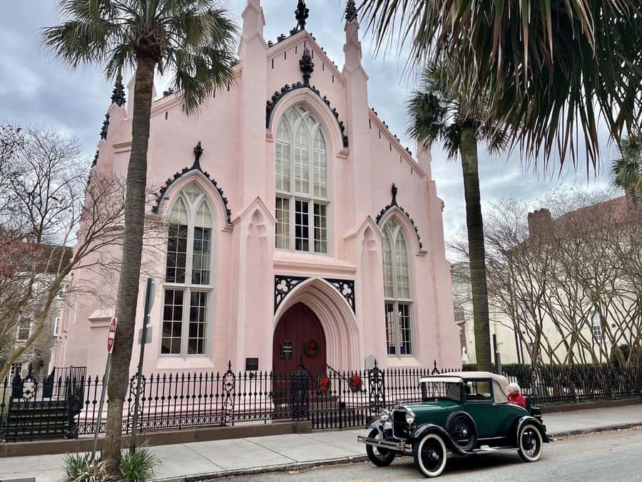 Charleston: History and Architecture Guided Walking Tour - Three secret alleys and the value of going slightly off route
