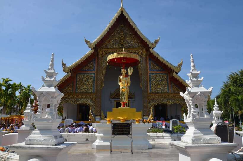 Chiang Mai: Historic Temples and City Guided Walking Tour - Who should book this temple walk?