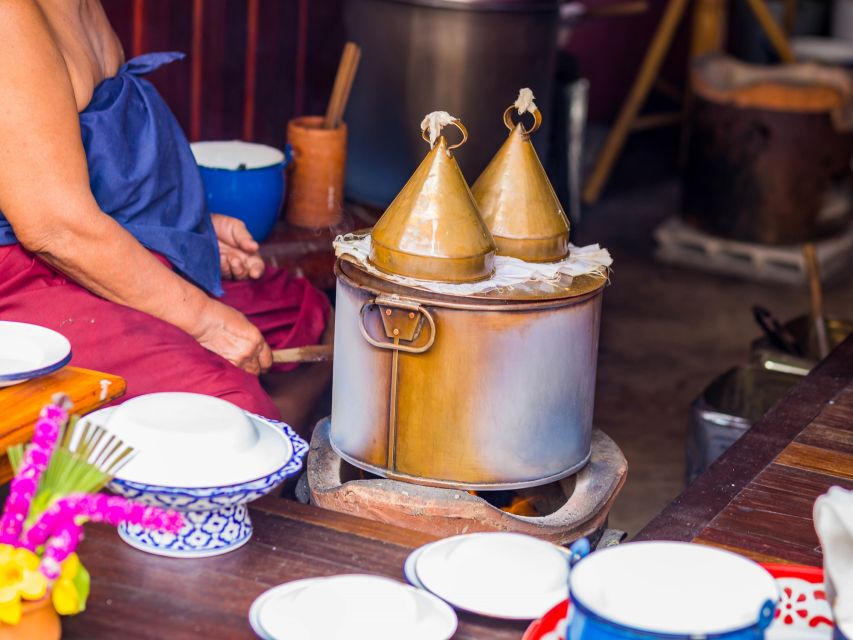 Chiang Mai: Local Food and Markets Guided Walking Tour - Warorot Market, Chiang Mai’s working food center