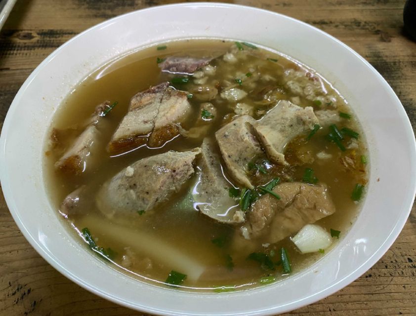 Chiang Mai: Local Food and Markets Guided Walking Tour - Sweet rice dumplings at Lung Khajohn Wat Ket