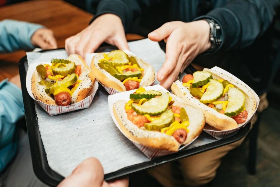 Chicago: Classic Food & Walking Tour with Free Bike or Kayak - Key points at a glance