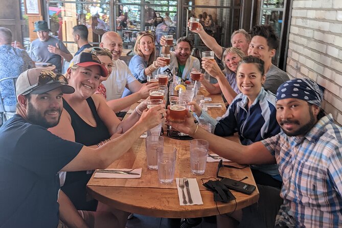Chicago Favorites Ultimate Food and Walking Tour - The Loop, the Chicago Theatre, and Michigan Avenue