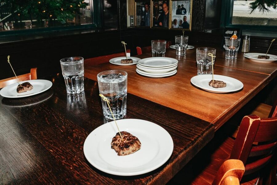 Chicago: Gangsters and Food Tasting Walking Tour - First taste: Chicago pizza in two very different styles
