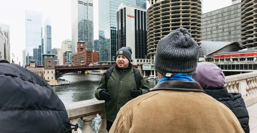 Chicago: Gangsters and Ghosts Guided Walking Tour - The Chicago Theatre and the city’s public face