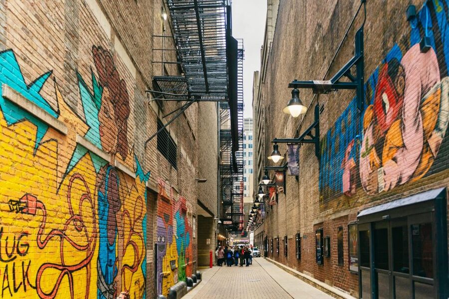 Chicago: Gangsters and Ghosts Guided Walking Tour - The Congress Hotel and the haunted 12th floor