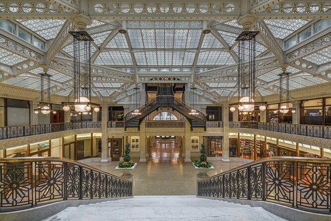 Chicago's Secret Interiors Architectural Walking Tour - Starting at Union Station, where travel met ceremony
