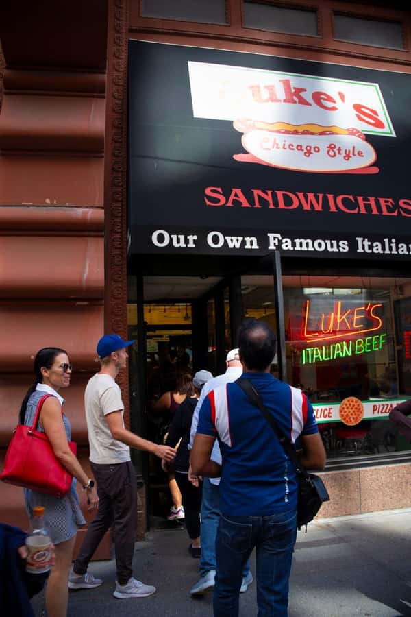 Chicago: The Ultimate Foodie Walking Tour with Tasty Stops - Key points at a glance