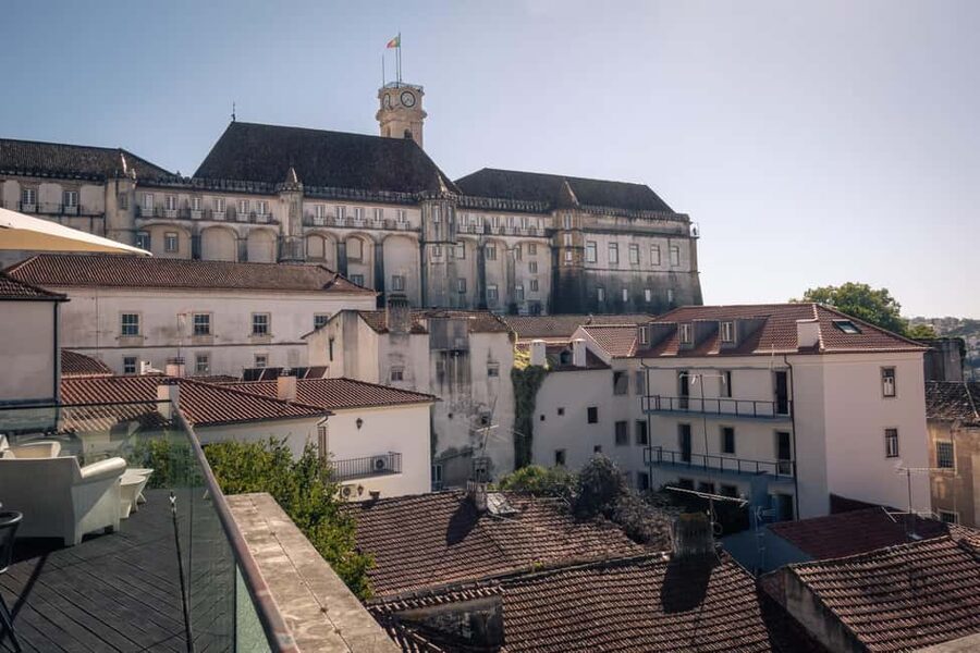 Coimbra: Private & Flexible Walking Tour in Historic Center - Avenida Sá da Bandeira, Manga Garden, and Santa Cruz