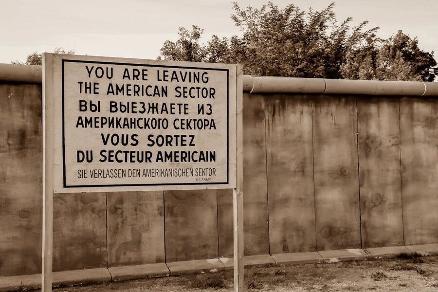 Cold War, Berlin Wall, Spies and the East Side Gallery - Key points at a glance