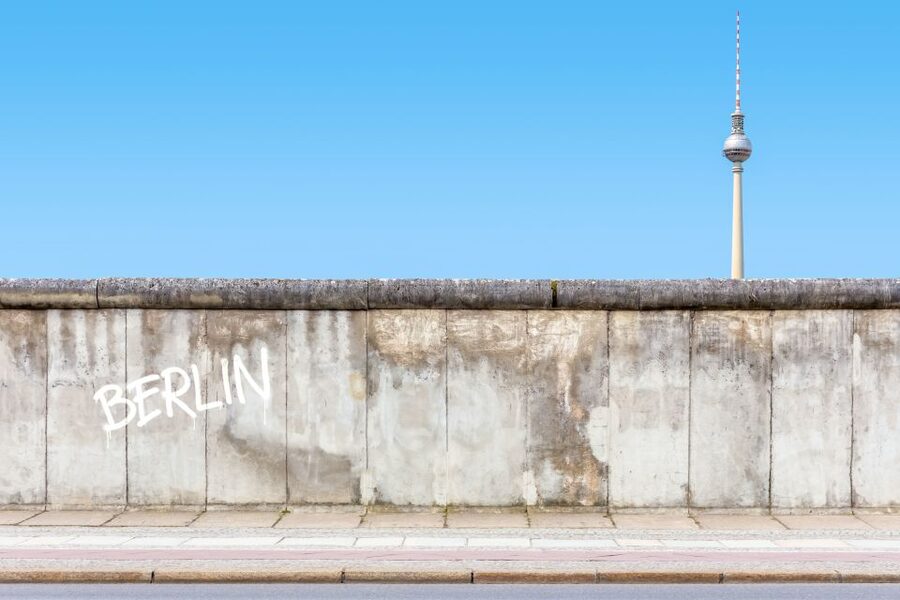 Cold War, Berlin Wall, Spies and the East Side Gallery - Karl Marx Allee and the 1953 uprising