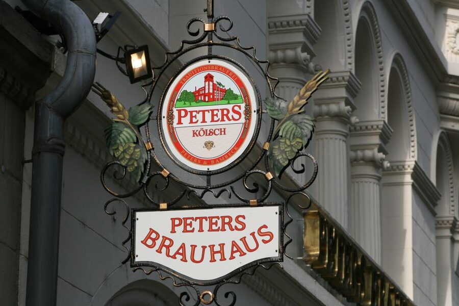 Cologne: 3 Old Town Breweries Guided Walking Tour - Three breweries, three glasses of Kölsch