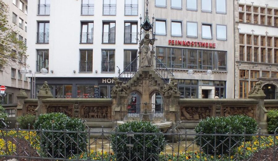 Cologne: Night Watchman Old Town Walking Tour - Is $18 a fair price?