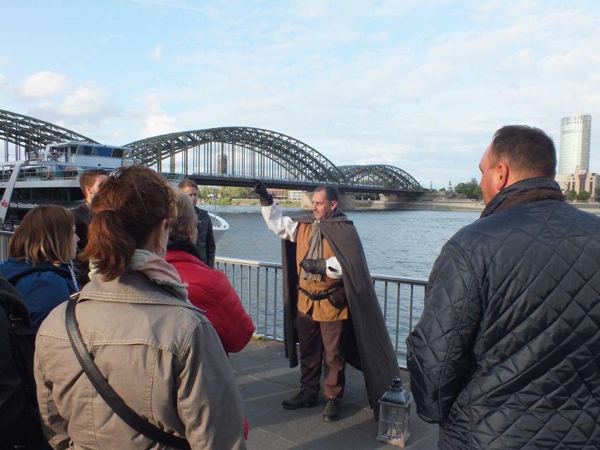 Cologne: Night Watchman Old Town Walking Tour - Group size, comfort, and access