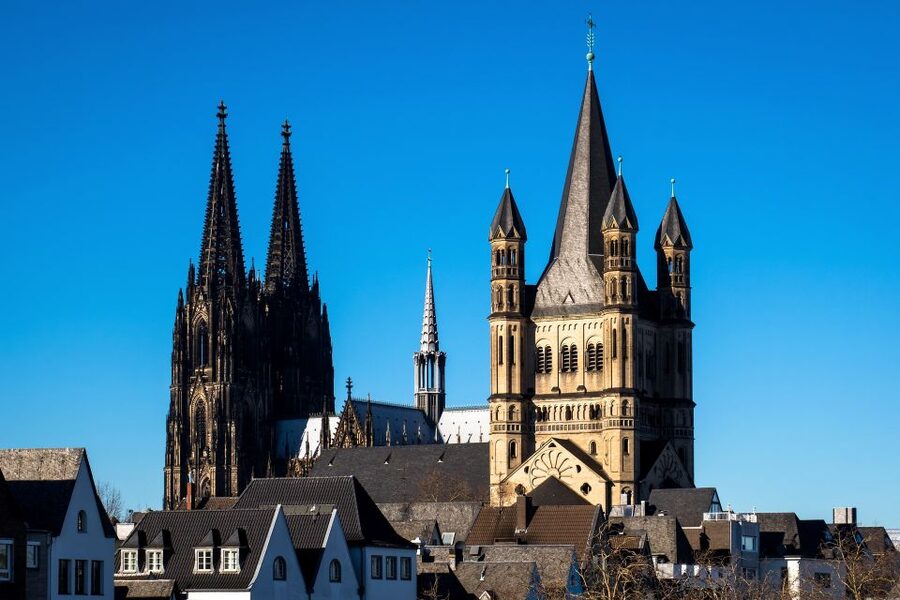 Cologne: Old Town Highlights Walking Tour - How the guides shape the experience
