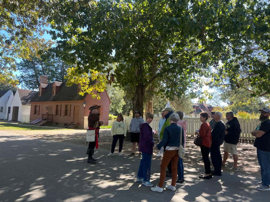 Colonial Williamsburg: Colonial History Guided Walking Tour - Raleigh Tavern and the public life of the colony