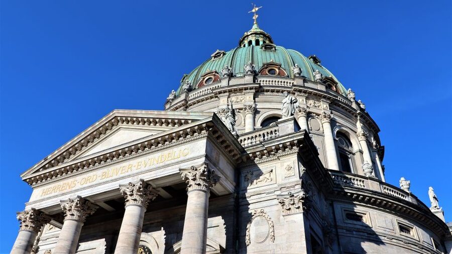 Copenhagen: Guided Walking Tour in French - Christiansborg and the political heart of Denmark