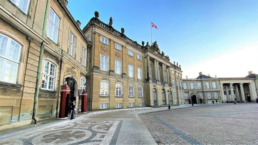 Copenhagen: Guided Walking Tour in French - Gefion Fountain and the walk toward Kastellet