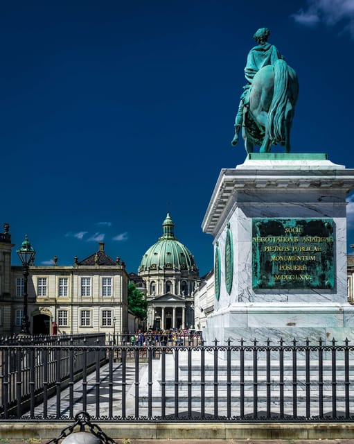 Copenhagen: Private Walking Tour - Amalienborg Palace and the modern royal family