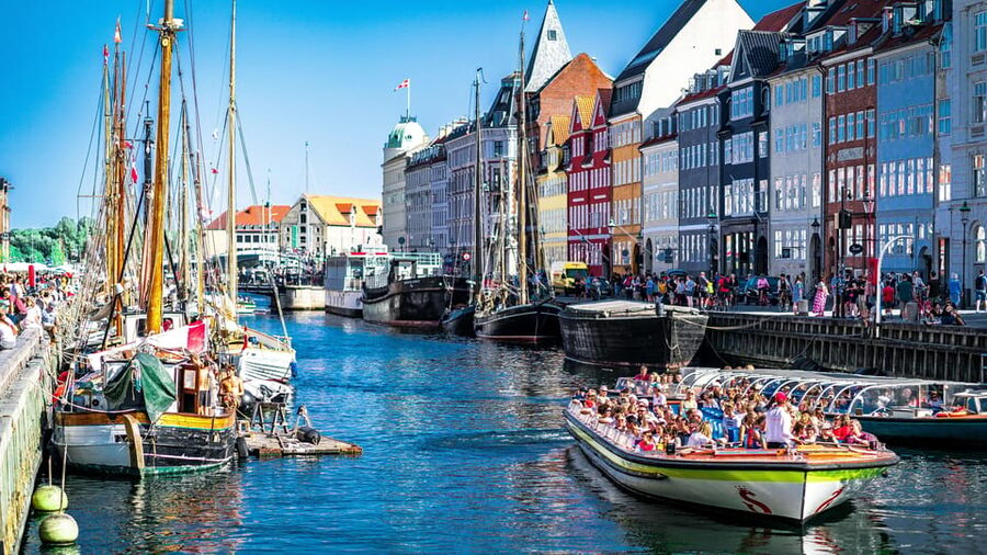 Copenhagen: Private Walking Tour - Christiansborg Palace and Copenhagen’s political heart
