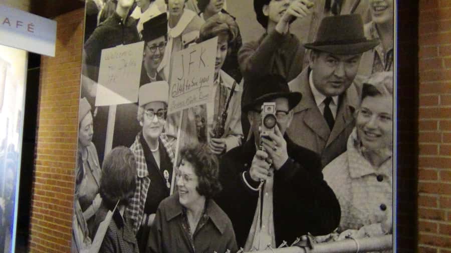 Dallas: JFK Assassination Highlights Walking Tour - Why the guide matters more than the vehicle