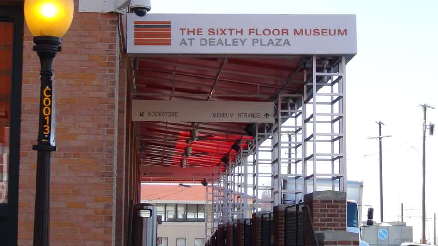 Dallas: JFK Assassination Highlights Walking Tour - Starting at the JFK Memorial on Main Street