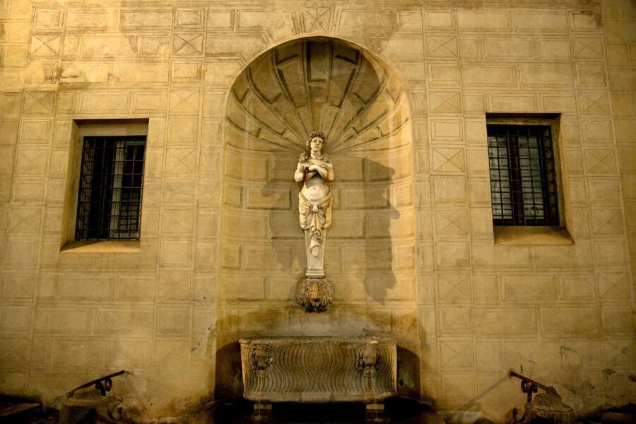Dark Heart of Rome - Facts, Legend & Mystery Walking Tour - The Guides Are the Main Event