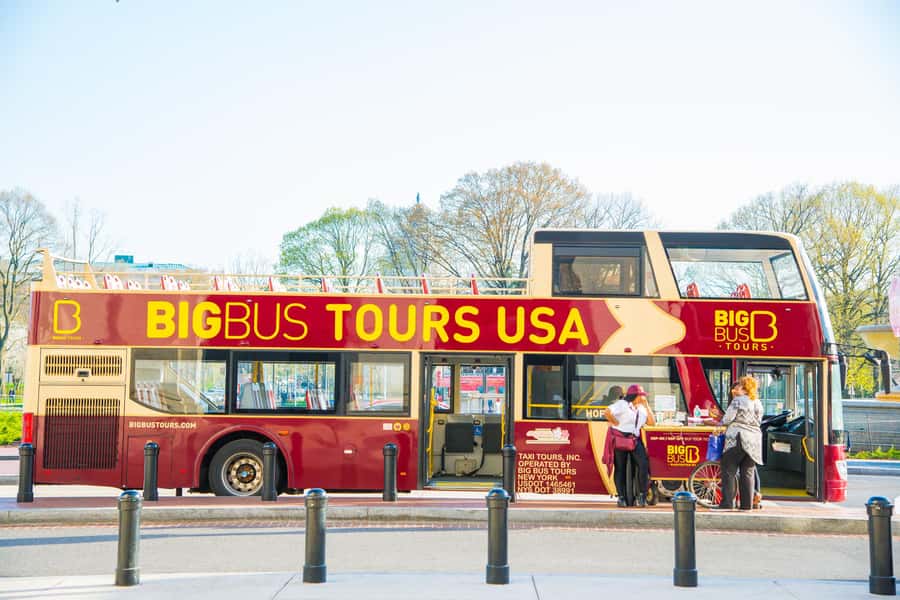 DC: Hop-On Hop-Off with 17 Stops plus Arlington Walking Tour - Should you book the Big Bus DC experience?