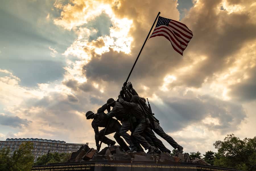 DC: Hop-On Hop-Off with 17 Stops plus Arlington Walking Tour - Arlington National Cemetery and the 1 PM walking tour