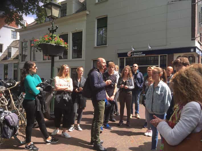 Delft: City Center Walking Tour - The leaning Old Church and its surprising explanation