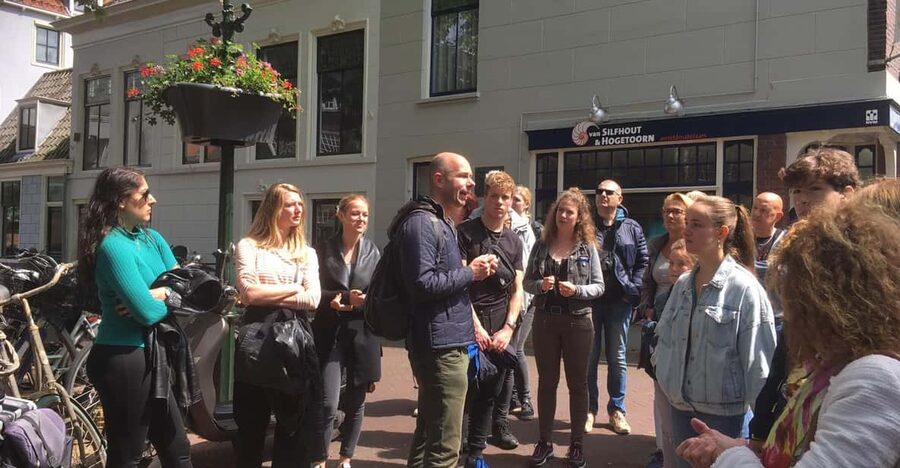 Delft: City Center Walking Tour - Returning through Binnenstad