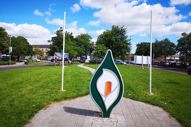 Derry City: The Troubles Bogside Walking Tour. - Guides who speak from lived experience