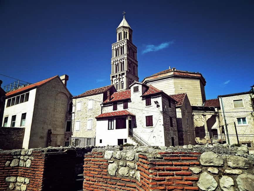 Diocletian's Palace and Old Town SMALL GROUP Walking Tour - Meeting at the Golden Gate