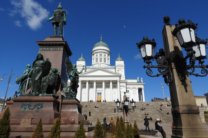 Discover Helsinki - Tip-based Tour by RED UMBRELLA - 2026 - Rautatientori and the Ateneum area