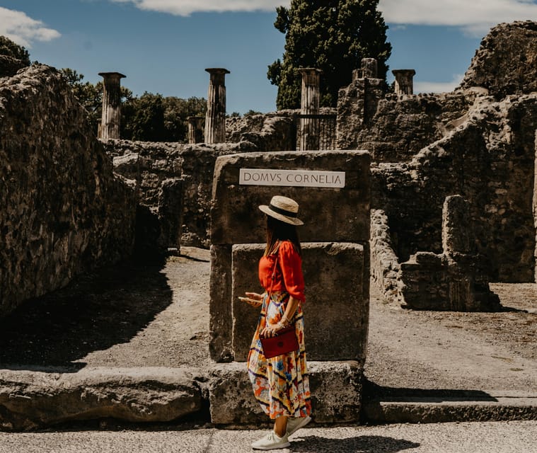 Discover Pompeii: French Walking Tour of the Buried City - Key points at a glance