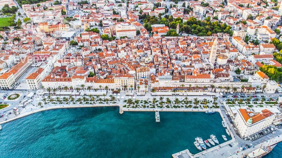 Discover The Old Town Split 1.5h walking Small group tour - Heat, walking, and accessibility