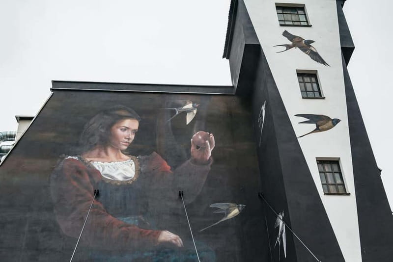 Dresden: Neustadt District Street Art Guided Walking Tour - Bars, pubs, and food tips after the walk
