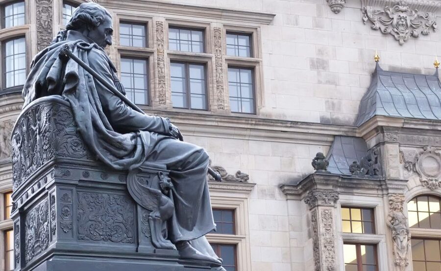 Dresden: Shared Small Group Walking Tour in English - The guides make the difference