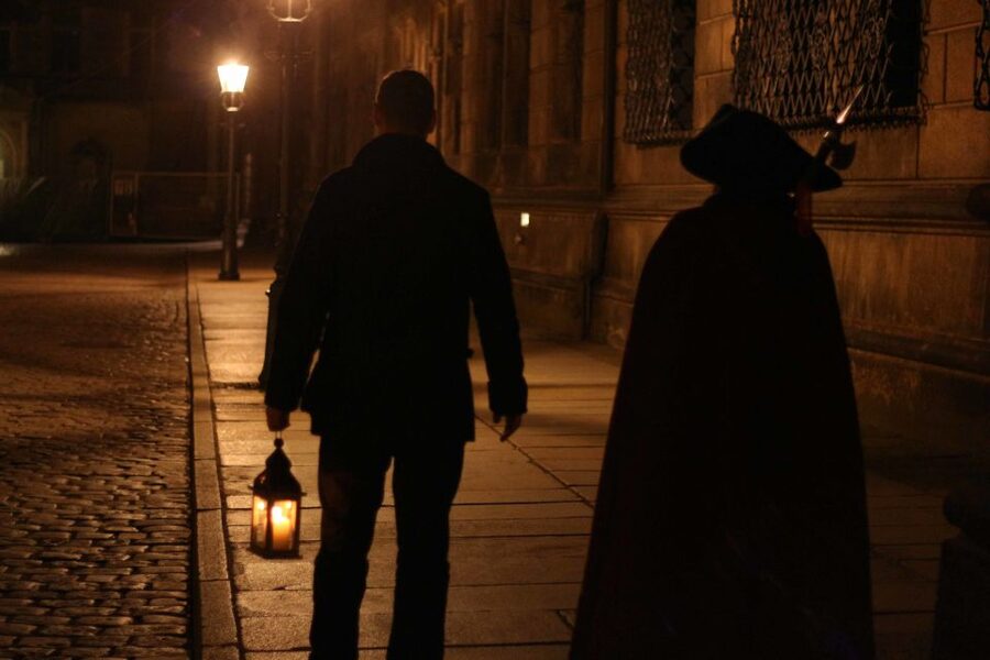 Dresden: Walking Tour with a Night Watchman including a Meal - Moving from Neumarkt to Theaterplatz