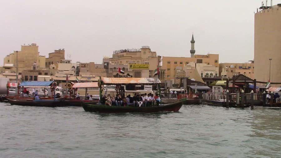 Dubai: Old City Walking Tour with Abra Ride - Gold Souk: impressive displays with limited browsing time