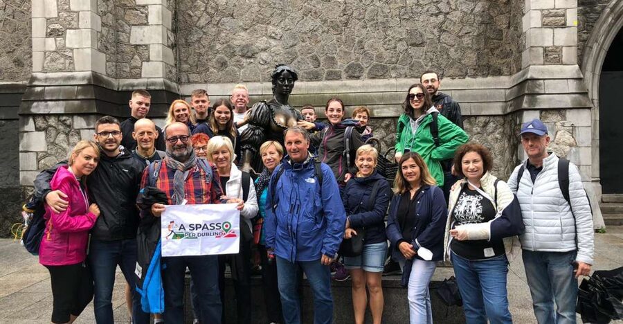 Dublin Highlights: 2.45-Hour Walking Tour in Italian - Why this Italian walk works well as a first look at Dublin
